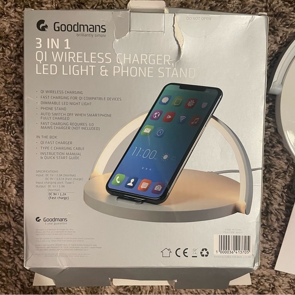 Goodmans 3 in 1 wireless fast charger, led light and phone stand - Picture 4 of 4